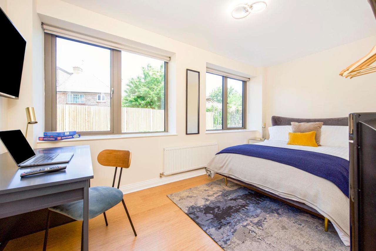 Prime Luxury, Heathrow, Freeparking, Wifi, Netflix Apartment Yiewsley Exterior photo